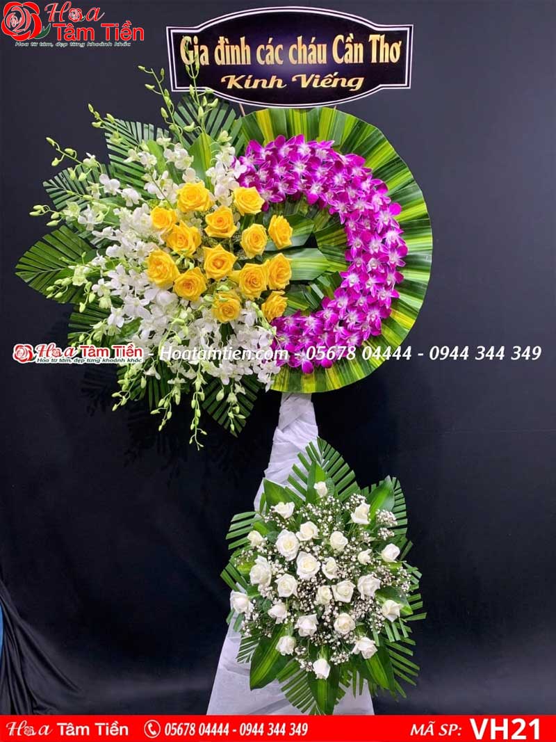 Kệ hoa phối màu tím, vàng, xanh