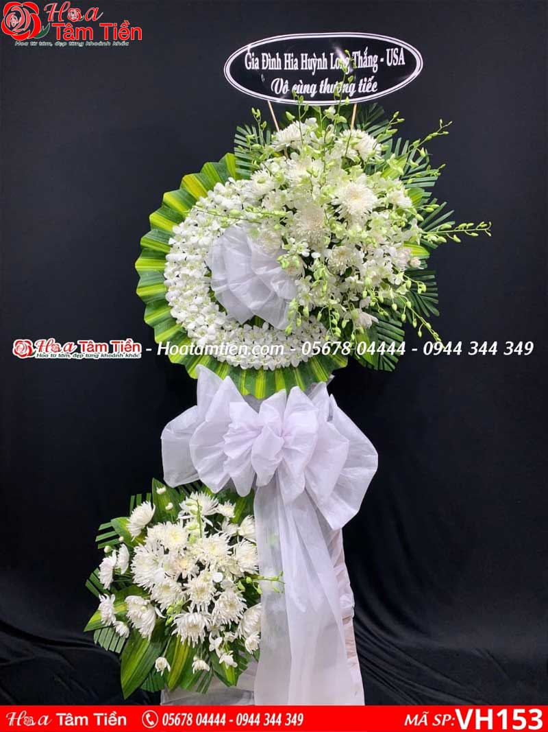 Kệ viếng 2 tầng bằng hoa lan và cúc trắng
