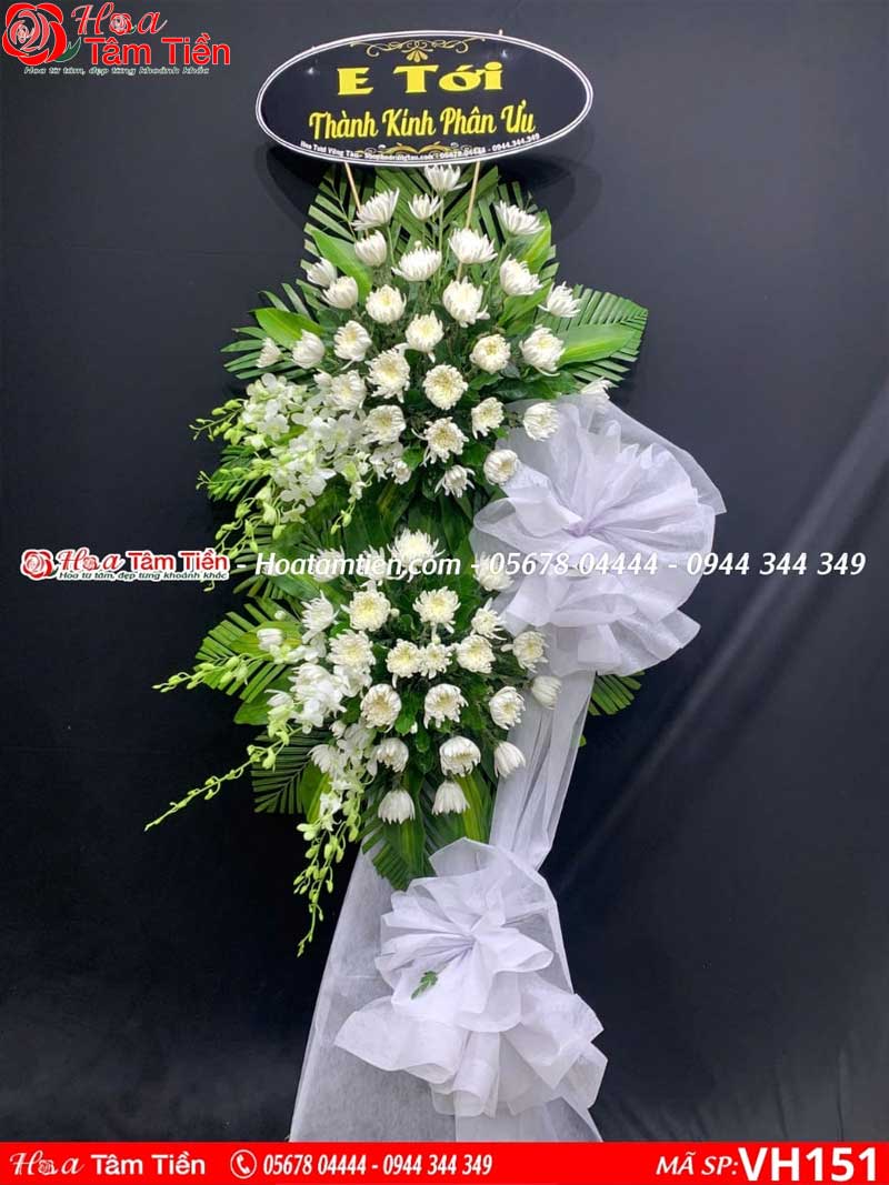 Kệ viếng 2 tầng bằng hoa lan và cúc trắng. Mã sp :VH151
