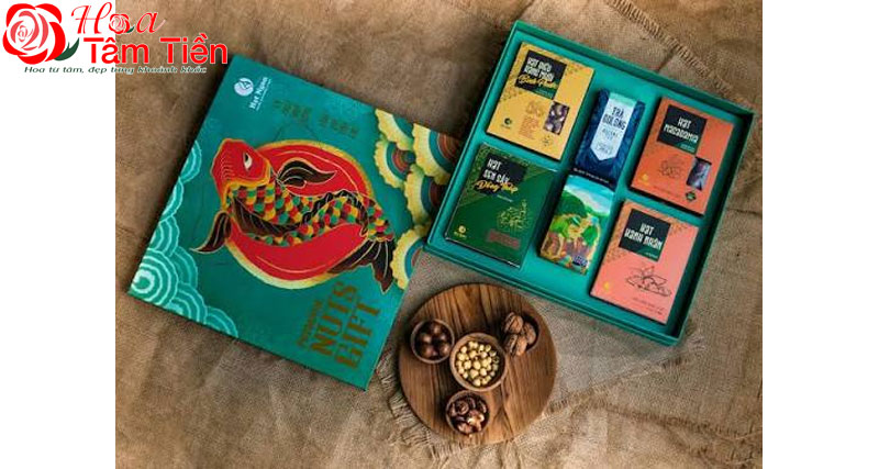 Hộp quà trà, bánh hoặc đặc sản