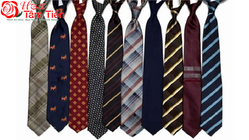 Hoa Tâm Tiền Cà vạt