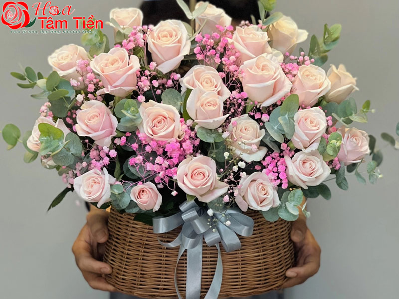 Hoa Tâm Tiền Mẫu cắm hoa hồng phối hoa phụ