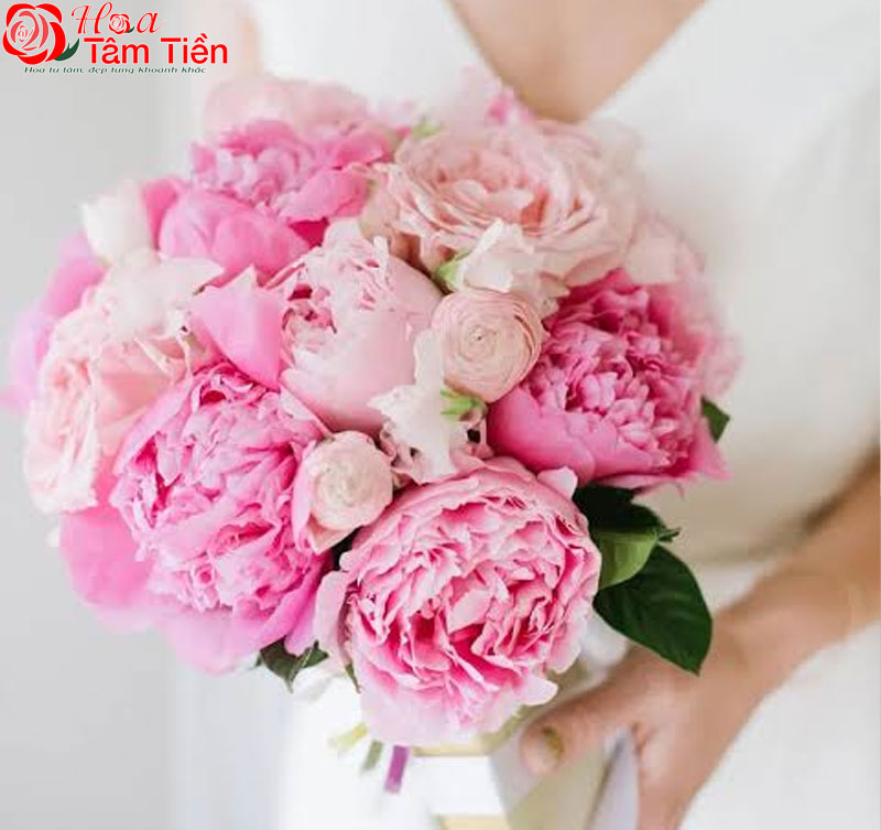 Chọn dáng bó hoa theo vóc dáng cô dâu