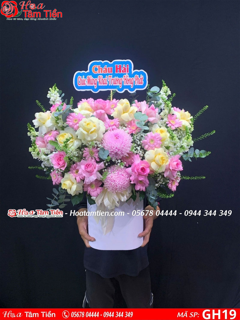 Hoa Tâm Tiền Lẵng hoa phối nhiều loại hoa hiện đại. MSP GH19