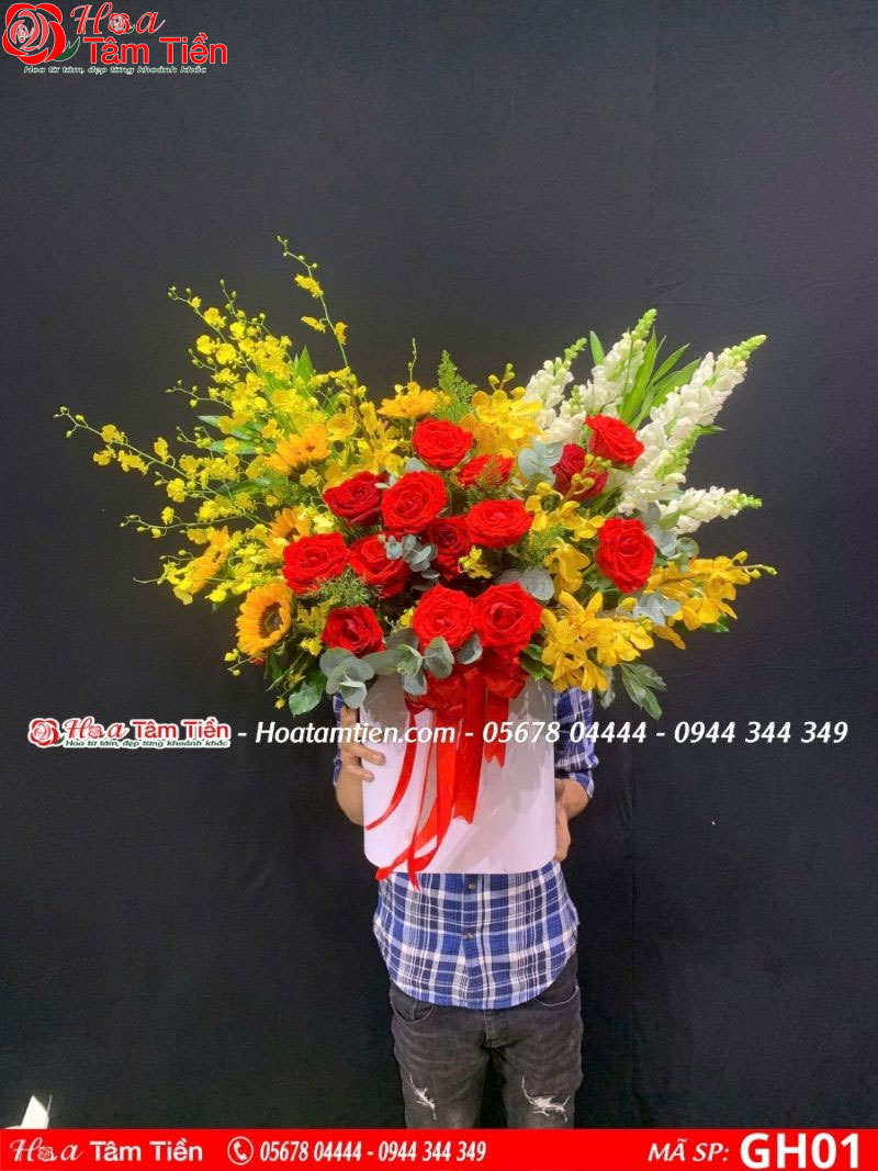 Hoa Tâm Tiền Khi chọn lẵng hoa 20/10, bạn nên cân nhắc loại hoa, màu sắc và sở thích của người nhận